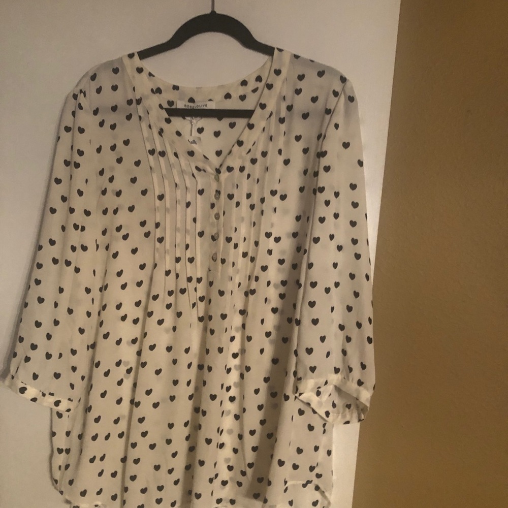 NWT Small Hearts Motif Top